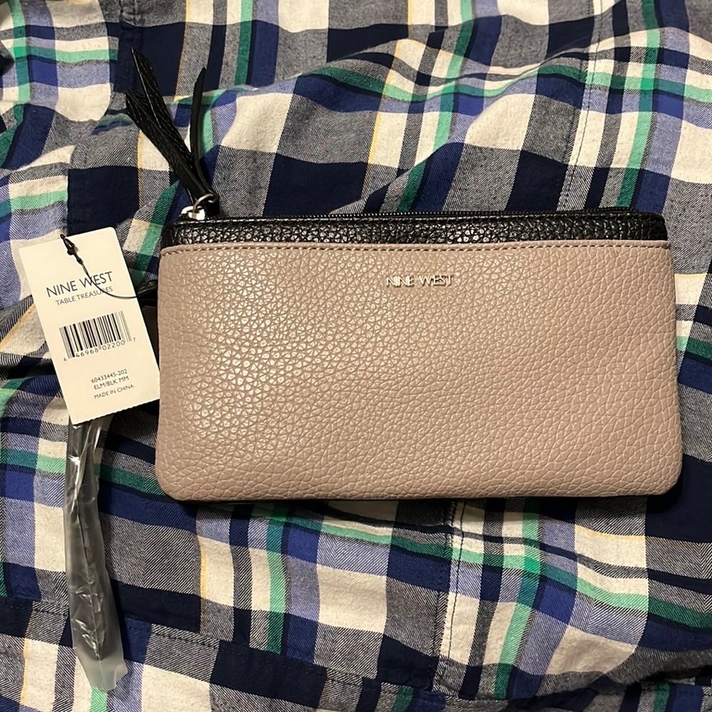Nine West Wristlet